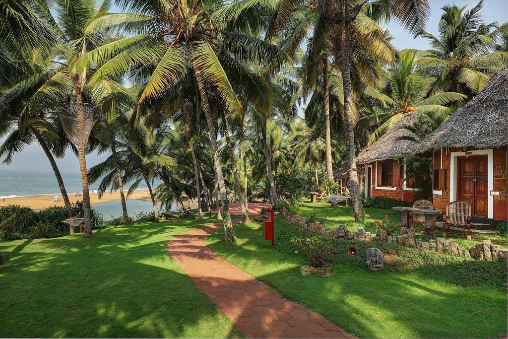 Soma Manaltheeram Ayurveda Beachvillage Kovalam Esterno foto