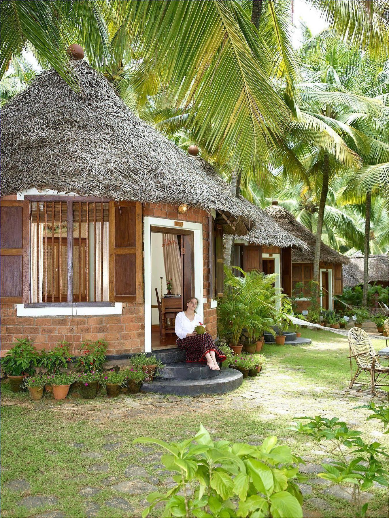 Soma Manaltheeram Ayurveda Beachvillage Kovalam Esterno foto