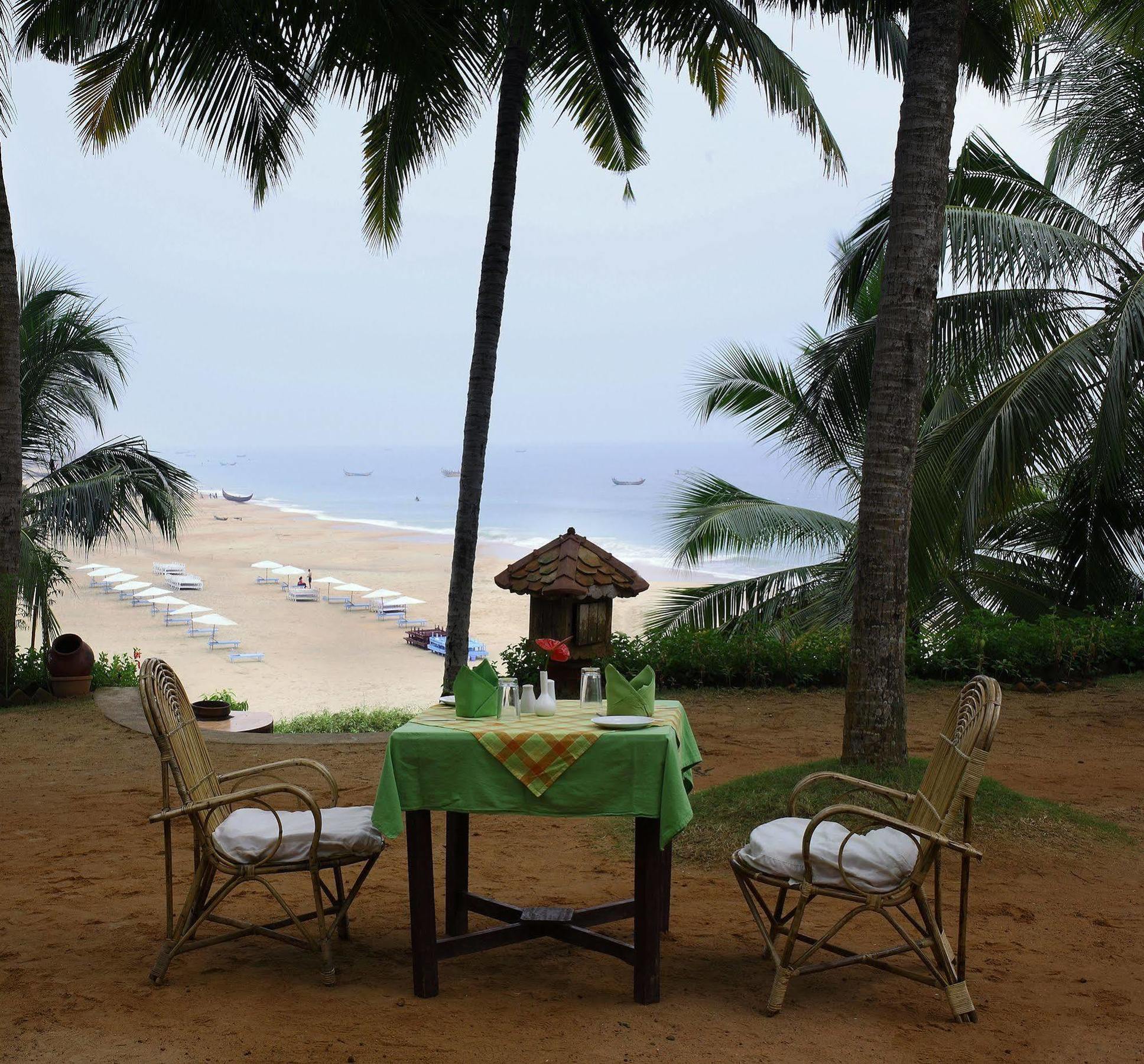 Soma Manaltheeram Ayurveda Beachvillage Kovalam Esterno foto