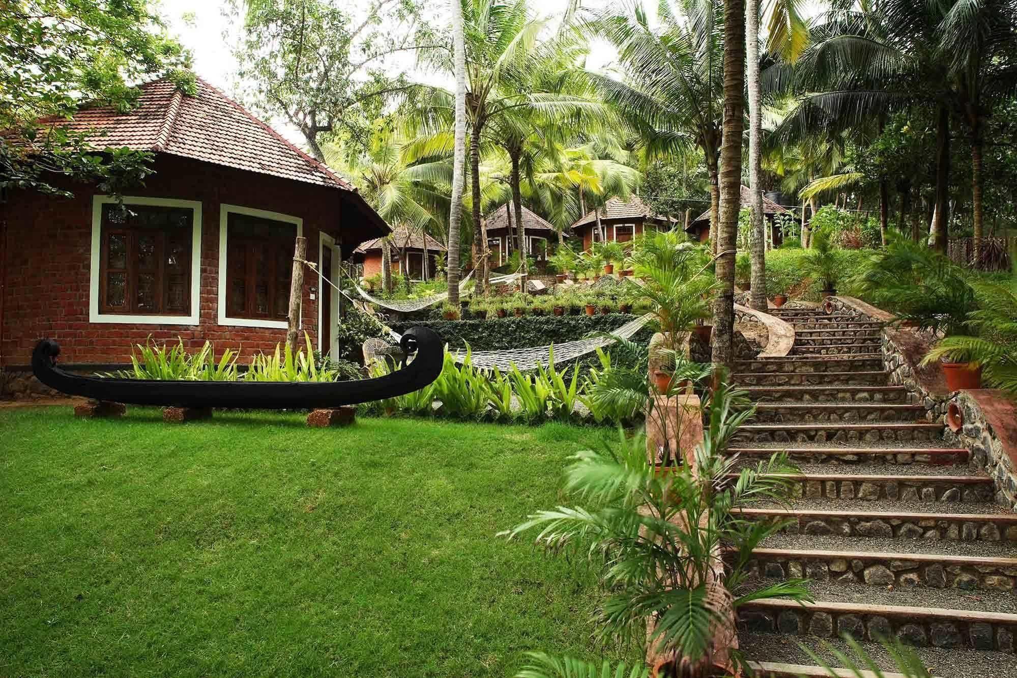 Soma Manaltheeram Ayurveda Beachvillage Kovalam Esterno foto